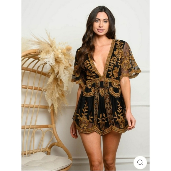Cloud Ten Pants - NWT Beautiful Golden multicolored black romper deep v neckline